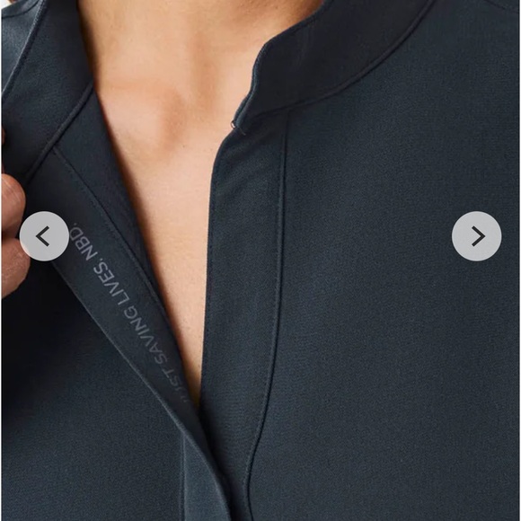 Figs Zamora Jogger Scrub Pants and Rafaela Oversized Scrub Top - Picture 4 of 7